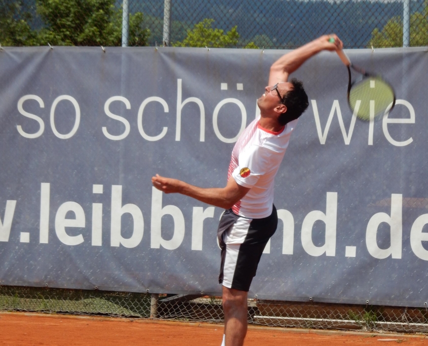 Alexander Bantel Tennistraining Aufschlag